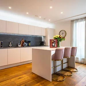 107 @ Ryedale House Apartment